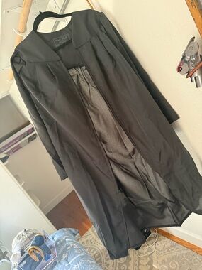 Oak Hall College VIP Cap and Gown- Black
